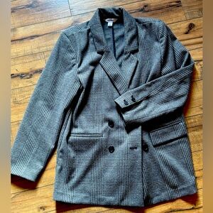 Women’s wool herringbone gray jacket.